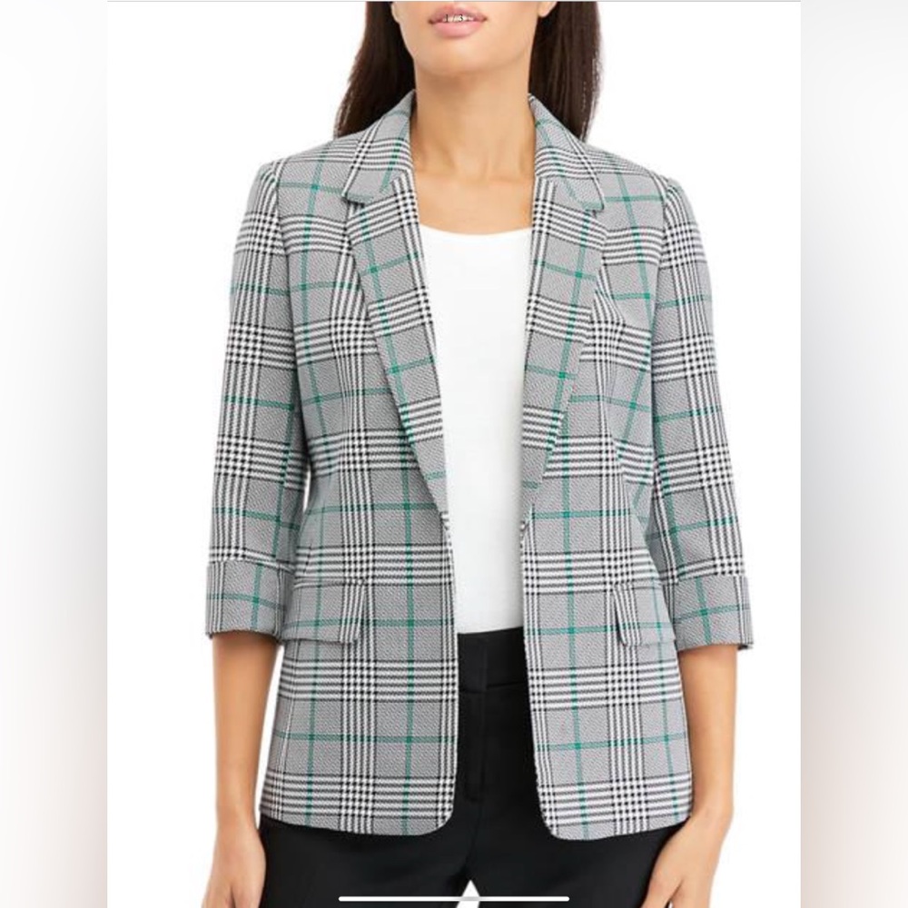 ***Kasper***Women's Gray Plaid Open Blazer with Flap Pockets .
